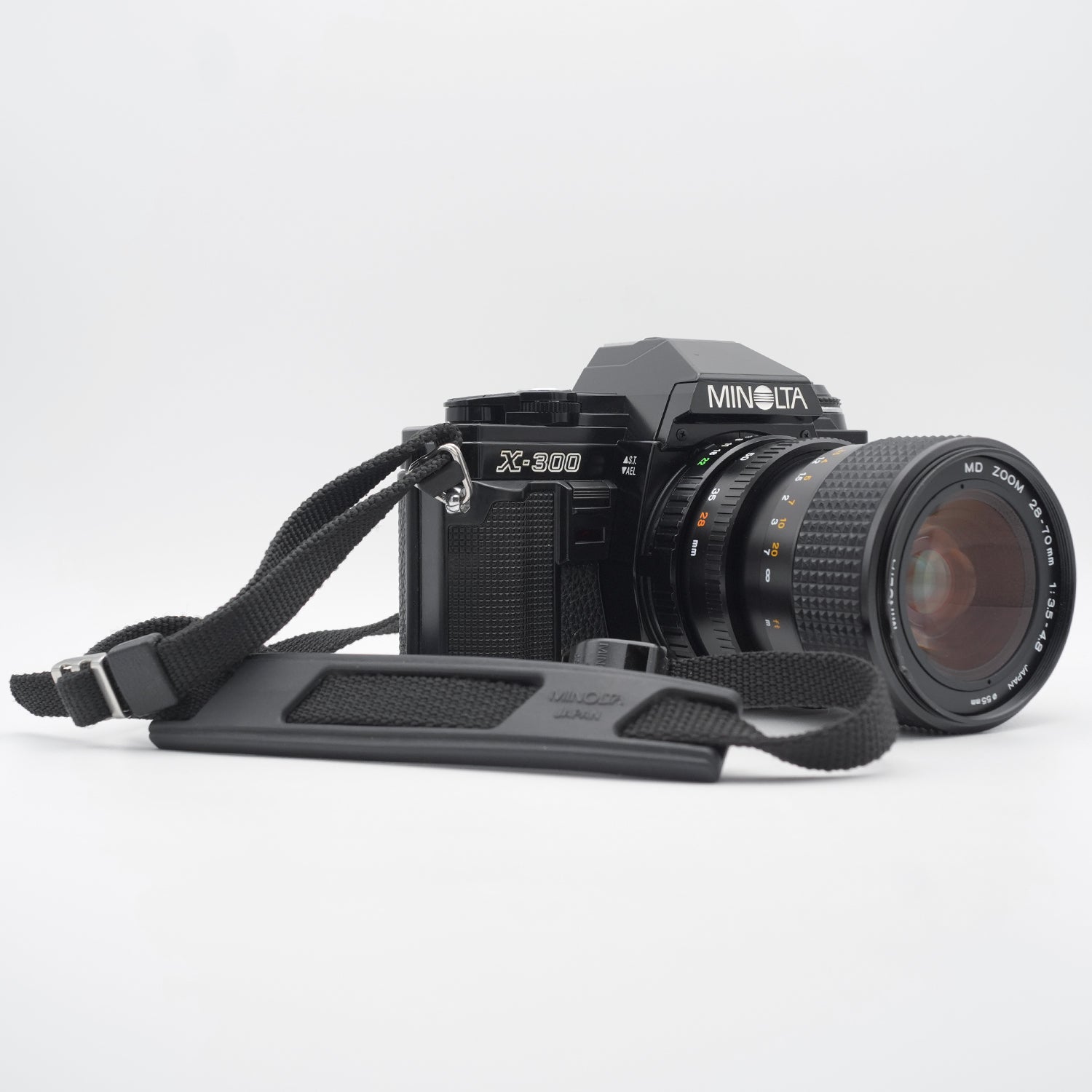 Minolta X-300 - 28-70mm MD Zoom