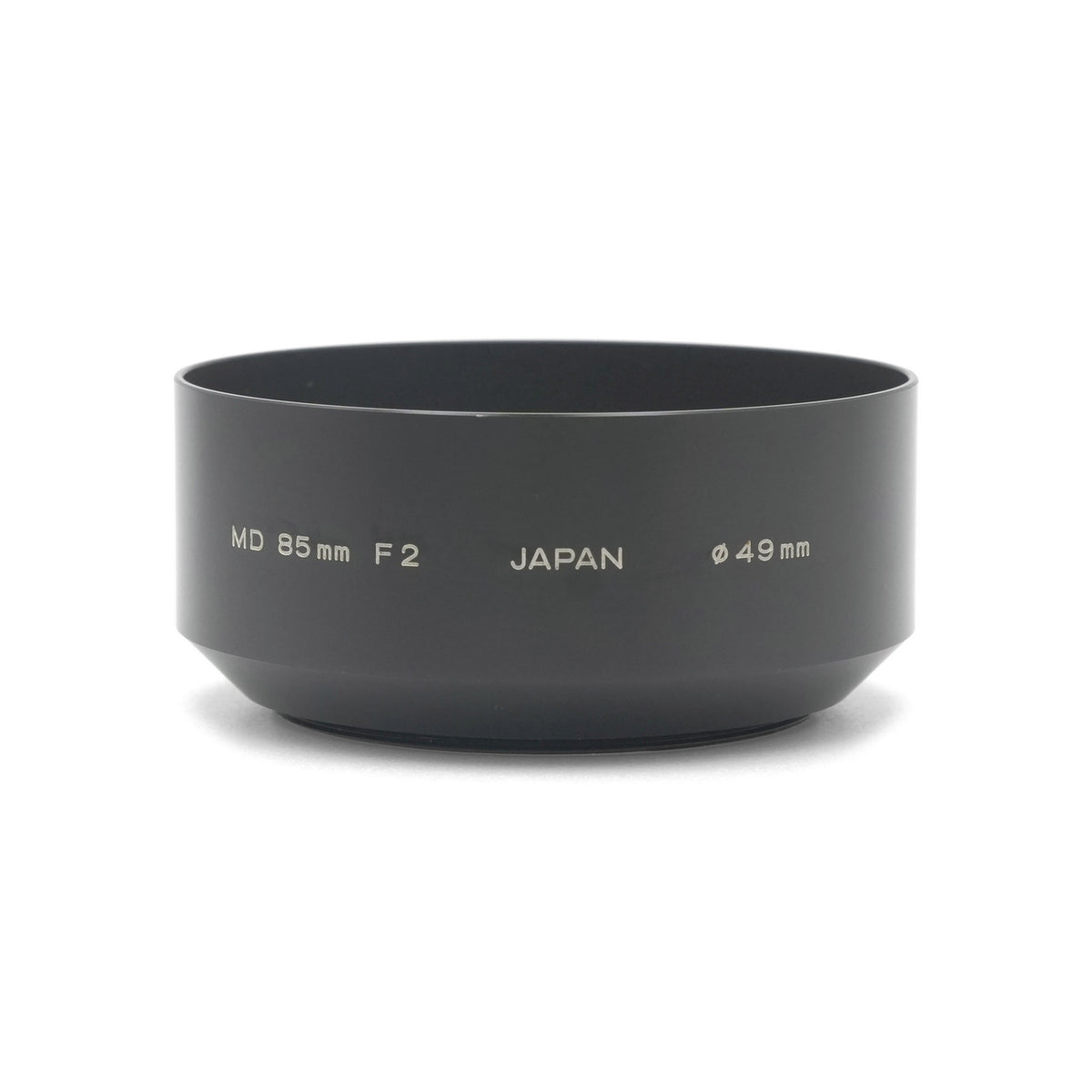 Minolta MD 85mm f2 Lens Hood, side