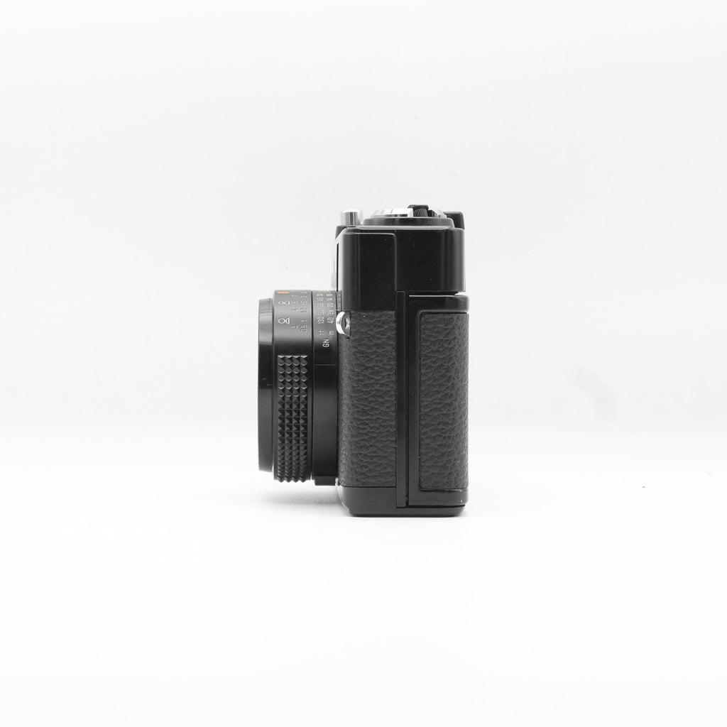 Minolta Hi-Matic G2 side