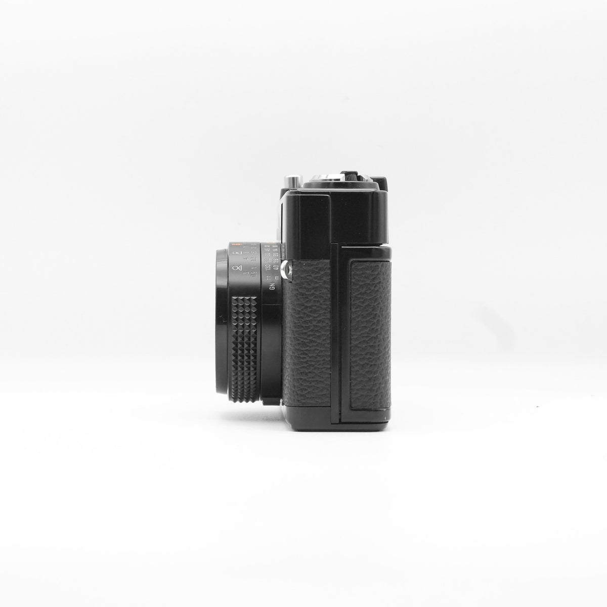 Minolta Hi-Matic G2 side